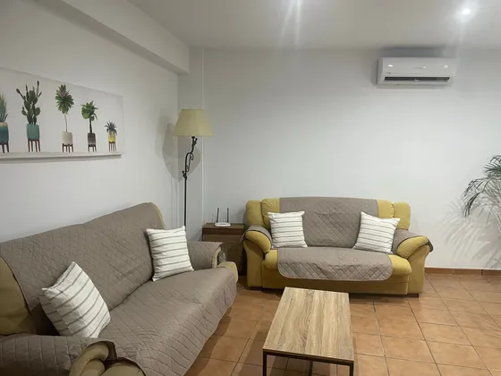 Espacio común acogedor, ideal para convivencias o reuniones familiares.